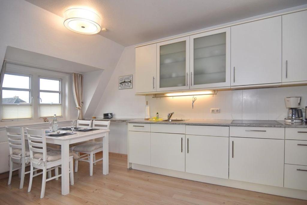 Sinfonie, Whg 6 Apartment